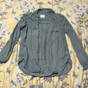 American Eagle button up